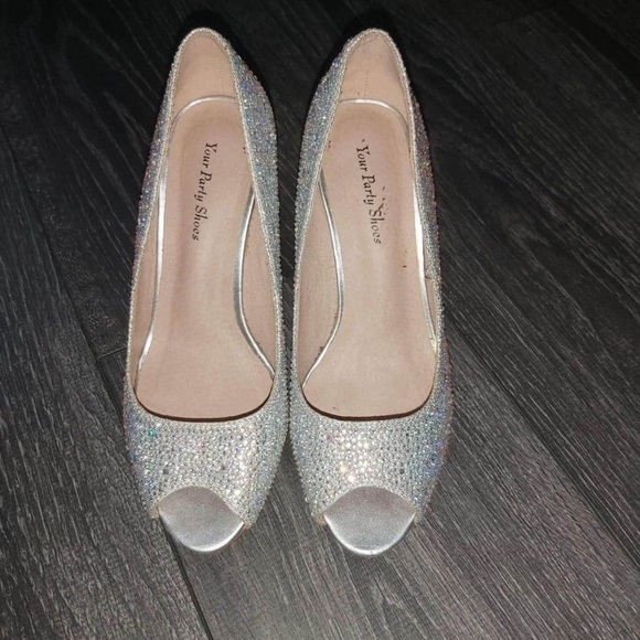 Red dress - Picture 4 of 6